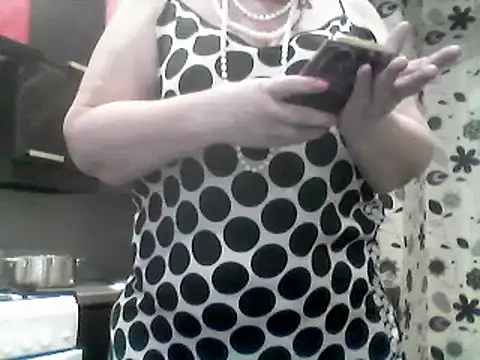 Snapshot of Lisa_Suzie chatting on February 9, 2025, 6:43 am Lisa Suzie online show from February 9, 2025, 6:43 am