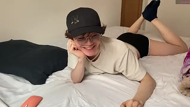 Snapshot of mapleg chatting on March 19, 2025, 6:55 pm mapleg online show from March 19, 2025, 6:55 pm