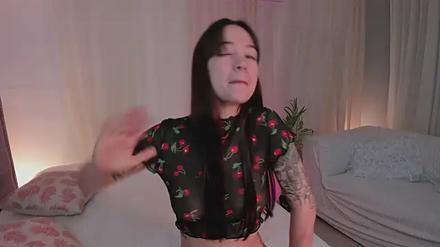 Snapshot of Lia_Sweett_ chatting on February 15, 2026, 2:49 pm Lia Sweett online show from February 15, 2026, 2:49 pm