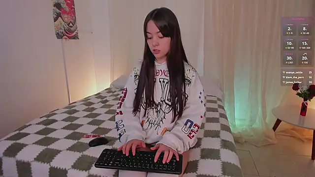 Snapshot of Lia_Sweett_ chatting on February 18, 2026, 3:52 pm Lia Sweett online show from February 18, 2026, 3:52 pm