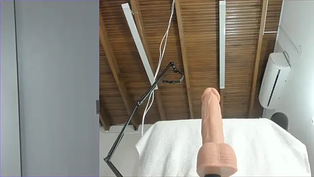 Lucy carter  online show from November 8, 2025, 2:53 pm