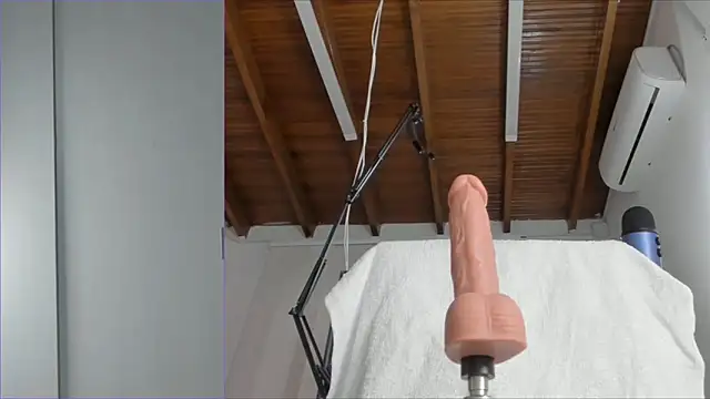 Lucy carter  online show from April 8, 2026, 3:02 pm