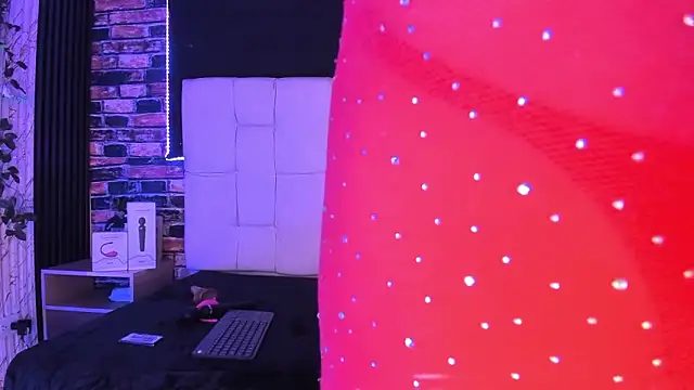 meelanyharux303av online show from February 18, 2026, 9:50 am