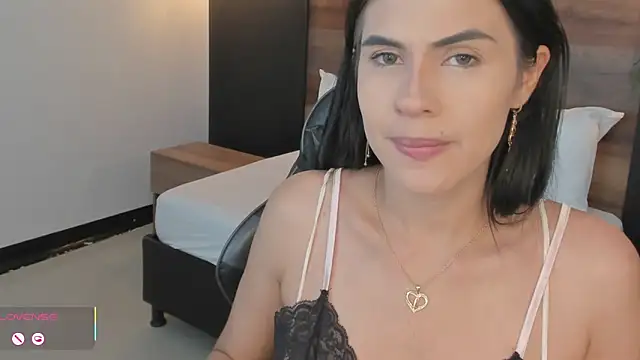 stephanya  online show from February 18, 2026, 7:21 pm