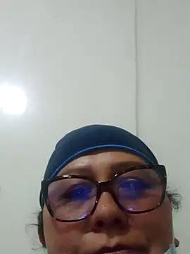 Darly Gomez online show from February 15, 2025, 4:58 am