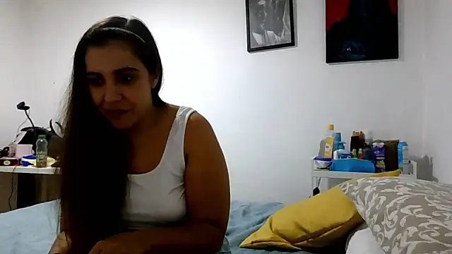 Ursumi1 online show from October 26, 2025, 4:07 pm