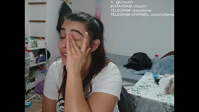 Snapshot of Ursumi1 chatting on February 1, 2026, 8:29 pm Ursumi1 online show from February 1, 2026, 8:29 pm