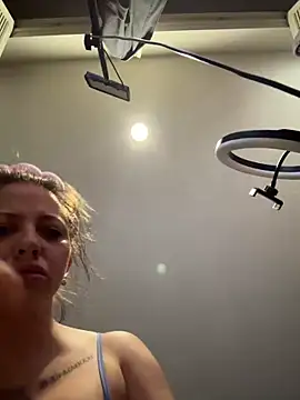 Snapshot of Hollyhudson123 chatting on March 22, 2025, 10:15 pm Hollyhudson123 online show from March 22, 2025, 10:15 pm