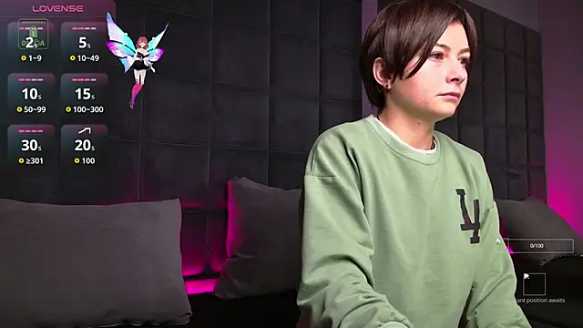 Ishtar Divine online show from November 13, 2025, 4:38 am