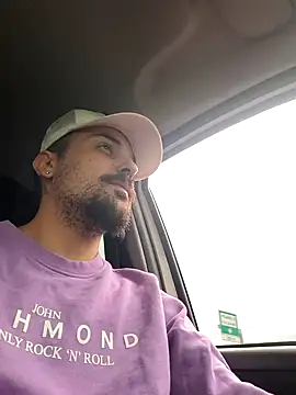 salvat22 online show from September 24, 2025, 1:50 pm