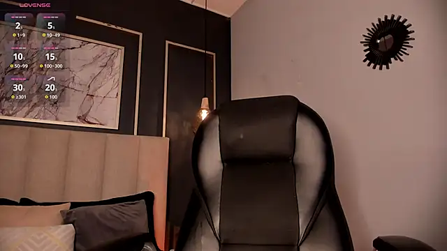 Snapshot of sade_jackson1 chatting on October 17, 2025, 5:00 am sade jackson1 online show from October 17, 2025, 5:00 am