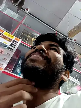 Roni1028 online show from October 15, 2025, 2:03 pm