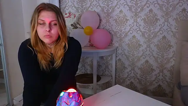 EngelCoombs online show from December 11, 2024, 6:31 pm