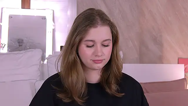 Snapshot of EllieHayes chatting on October 17, 2025, 5:26 pm EllieHayes online show from October 17, 2025, 5:26 pm