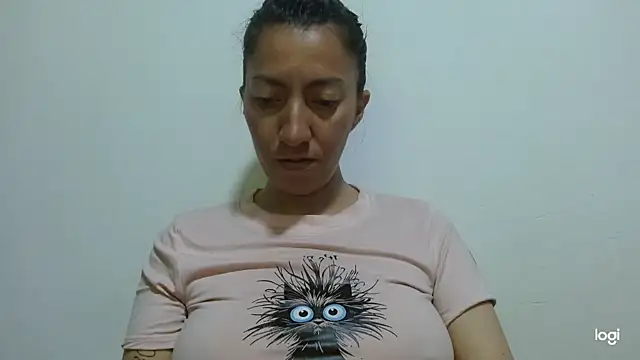 Snapshot of kaybabyhot chatting on August 3, 2026, 2:12 pm kaybabyhot online show from August 3, 2026, 2:12 pm