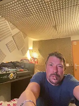 Snapshot of zenzero87 chatting on March 25, 2026, 12:55 am zenzero87 online show from March 25, 2026, 12:55 am