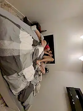 Snapshot of Llorey04 chatting on February 28, 2025, 11:45 pm Llorey04 online show from February 28, 2025, 11:45 pm