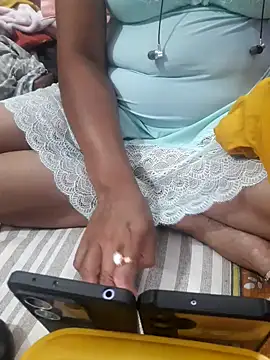 rani076144 online show from February 3, 2025, 6:17 pm