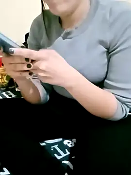 ShadiaStar online show from November 26, 2025, 7:58 pm