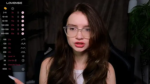 Sonya Glen online show from September 22, 2025, 10:05 pm