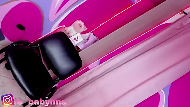 babylinsie online show from January 25, 2025, 4:34 am