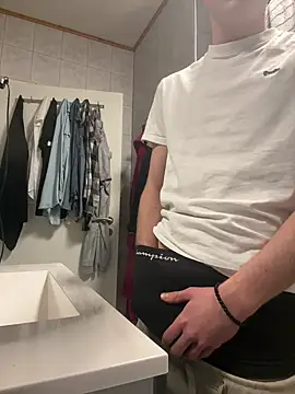 Snapshot of Jamie_2006 chatting on December 9, 2024, 4:26 pm Jamie 2006 online show from December 9, 2024, 4:26 pm