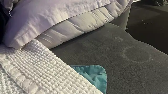 Snapshot of houy111111 chatting on October 25, 2025, 5:57 pm houy111111 online show from October 25, 2025, 5:57 pm