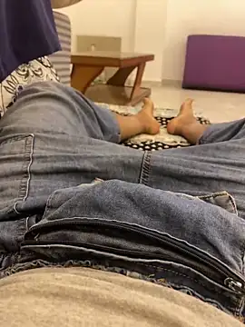 Snapshot of Lahcene chatting on November 7, 2025, 1:37 pm Lahcene online show from November 7, 2025, 1:37 pm