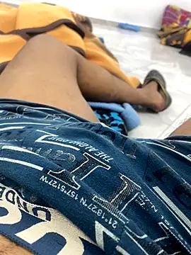 Snapshot of Lahcene chatting on November 5, 2025, 5:49 pm Lahcene online show from November 5, 2025, 5:49 pm