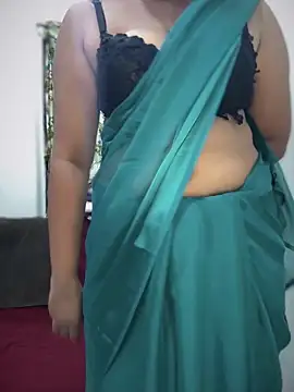 stylishpooja online show from October 4, 2025, 4:52 pm