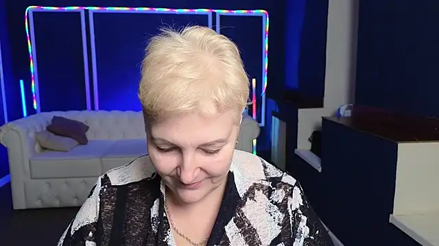 Sandra Snow online show from February 8, 2025, 5:50 pm