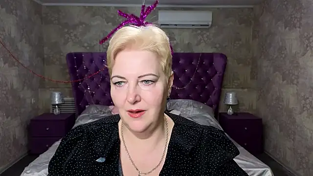 Sandra Snow online show from February 12, 2025, 2:10 pm