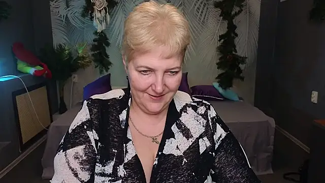 Sandra Snow online show from January 9, 2025, 8:33 pm