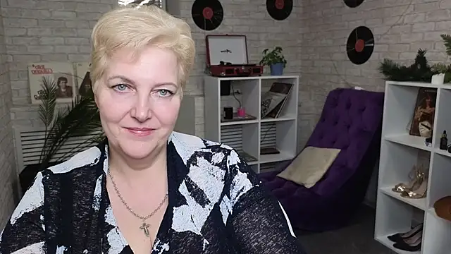 Sandra Snow online show from January 26, 2025, 8:02 pm