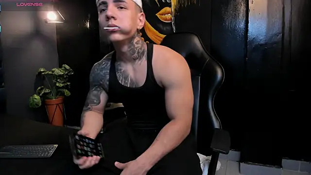 Flynn Riider online show from November 19, 2025, 5:35 pm