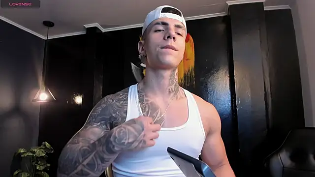 Flynn Riider online show from December 14, 2025, 1:39 pm