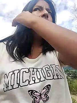 Snapshot of Danna-linyi chatting on February 6, 2025, 2:37 pm Danna-linyi online show from February 6, 2025, 2:37 pm