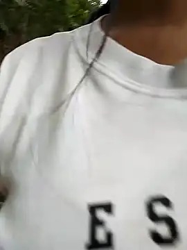 Snapshot of Danna-linyi chatting on February 9, 2025, 10:00 pm Danna-linyi online show from February 9, 2025, 10:00 pm