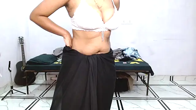 hinaa khan online show from July 15, 2026, 7:54 pm
