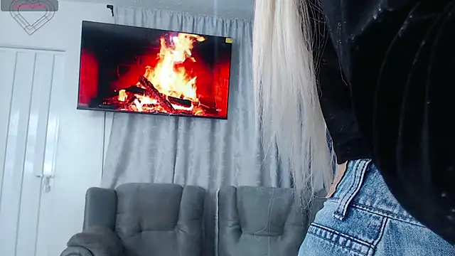  Natassia Dreams online show from February 23, 2025, 11:44 am