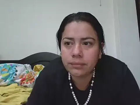 kivylovehot online show from January 4, 2025, 4:32 pm