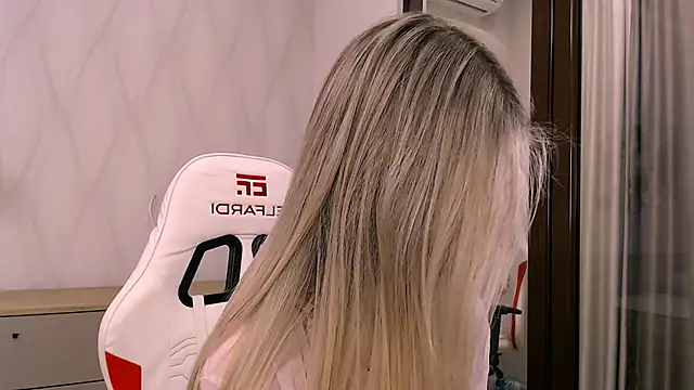 Babby Rabbit online show from December 19, 2025, 2:41 pm