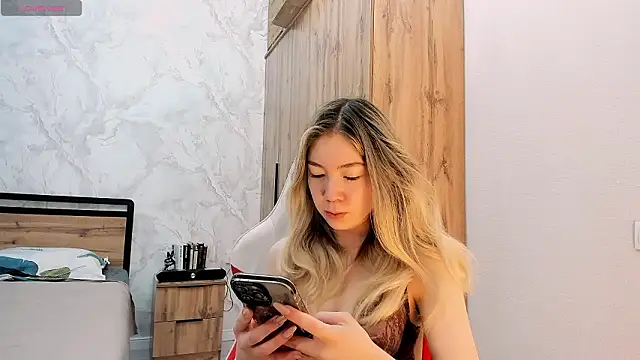 Snapshot of Babby_Rabbit chatting on March 4, 2026, 12:02 pm Babby Rabbit online show from March 4, 2026, 12:02 pm