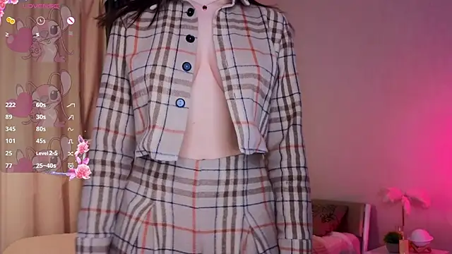 ElvaHilby online show from March 15, 2025, 3:06 pm