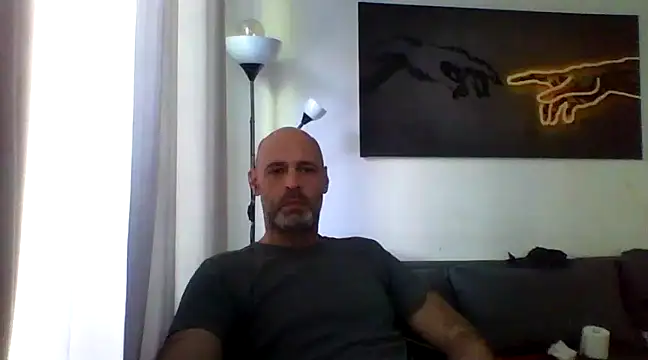 Snapshot of Avamereandmikel chatting on December 26, 2024, 11:21 am Avamereandmikel online show from December 26, 2024, 11:21 am