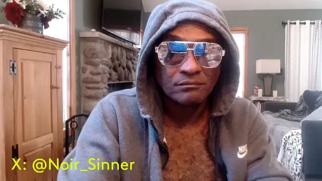 Snapshot of sinnernoir chatting on October 27, 2025, 7:37 pm sinnernoir online show from October 27, 2025, 7:37 pm