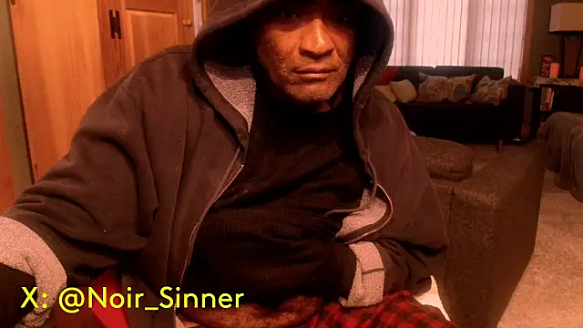 Snapshot of sinnernoir chatting on October 14, 2025, 9:36 pm sinnernoir online show from October 14, 2025, 9:36 pm