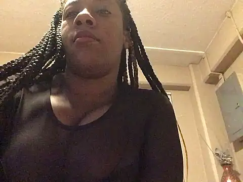 Snapshot of Eboni03 chatting on December 16, 2024, 4:45 am Eboni03 online show from December 16, 2024, 4:45 am