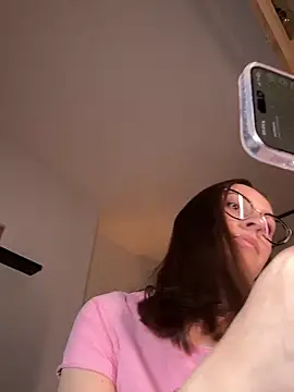 Snapshot of Lilly_Soulmate chatting on February 9, 2026, 4:10 am Lilly Soulmate online show from February 9, 2026, 4:10 am