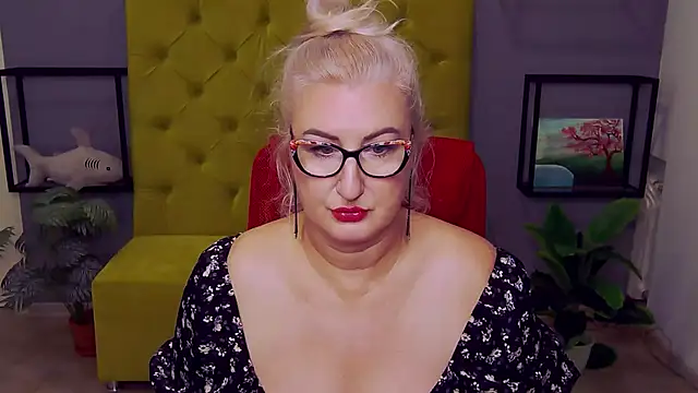 ChristyBrooks online show from October 30, 2025, 1:31 pm